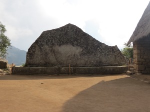 Rocha Sagrada - indica o extremo norte de MAPI