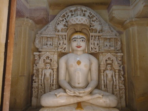 Estátua de um Tirthankara