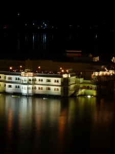 Lake Palace à noite